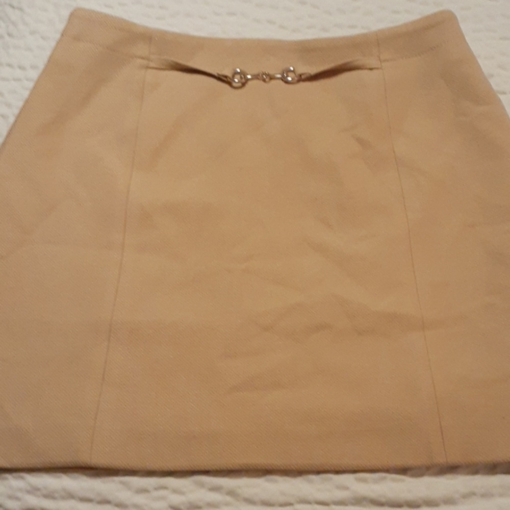 A HM mini skirt